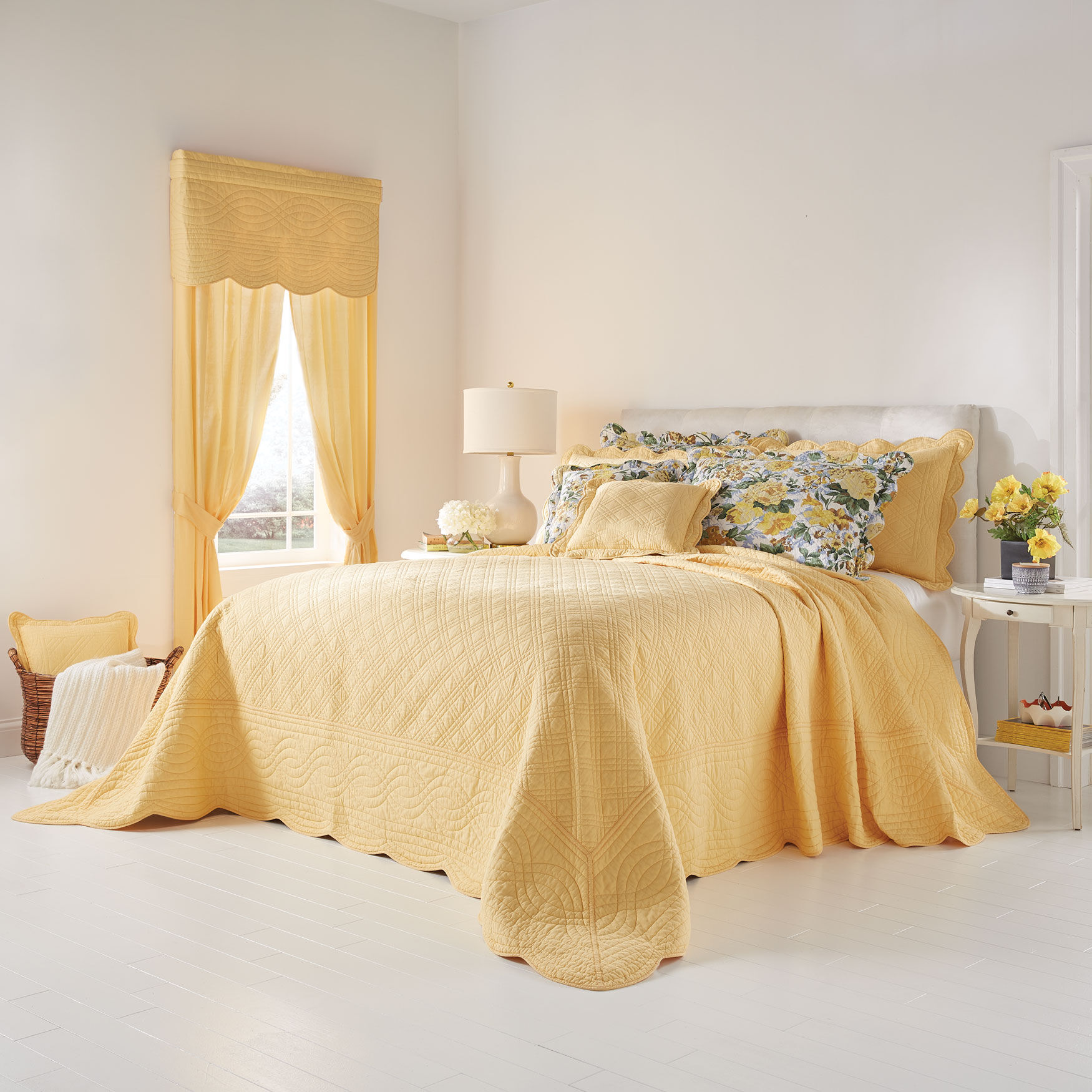 BrylaneHome Extra Large Blanket - King， Butter Yellow